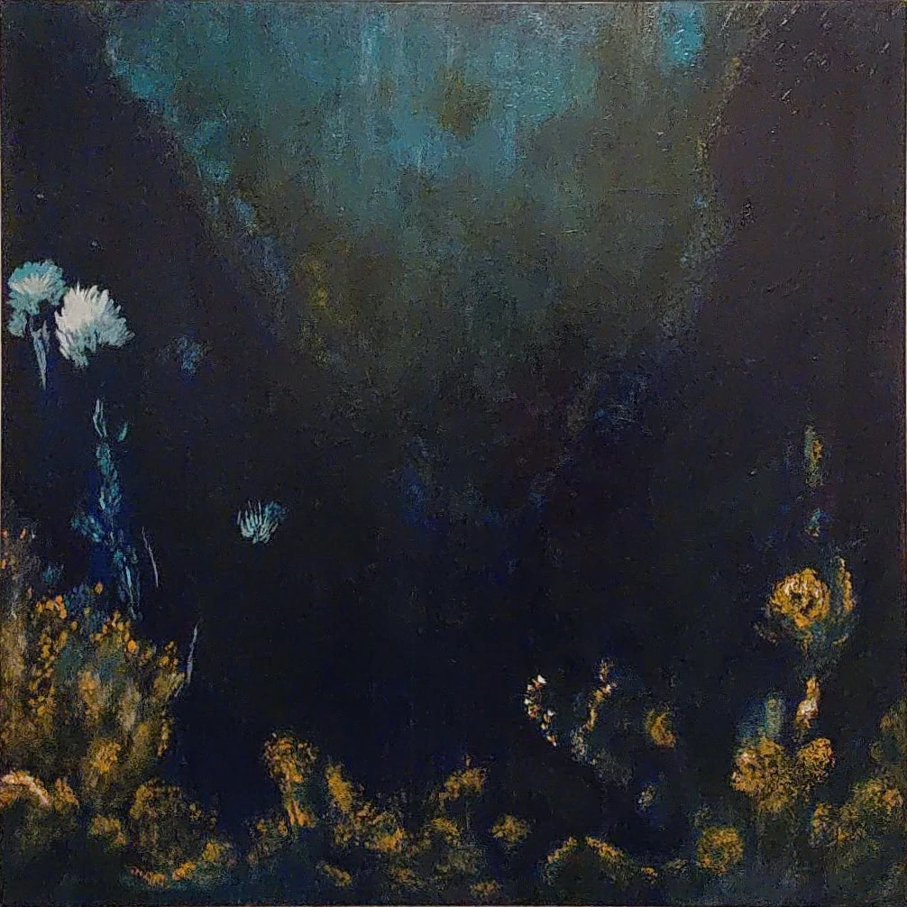 Fiori Nell'Abisso: Fiori chiari e accenti dorati su fondo scuro blu e verde
