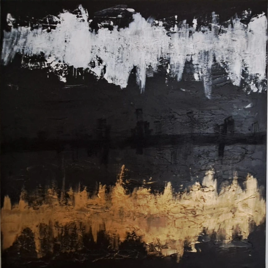 As above, so below; as below, so above.: Composizione scura con fasce bianche e dorate